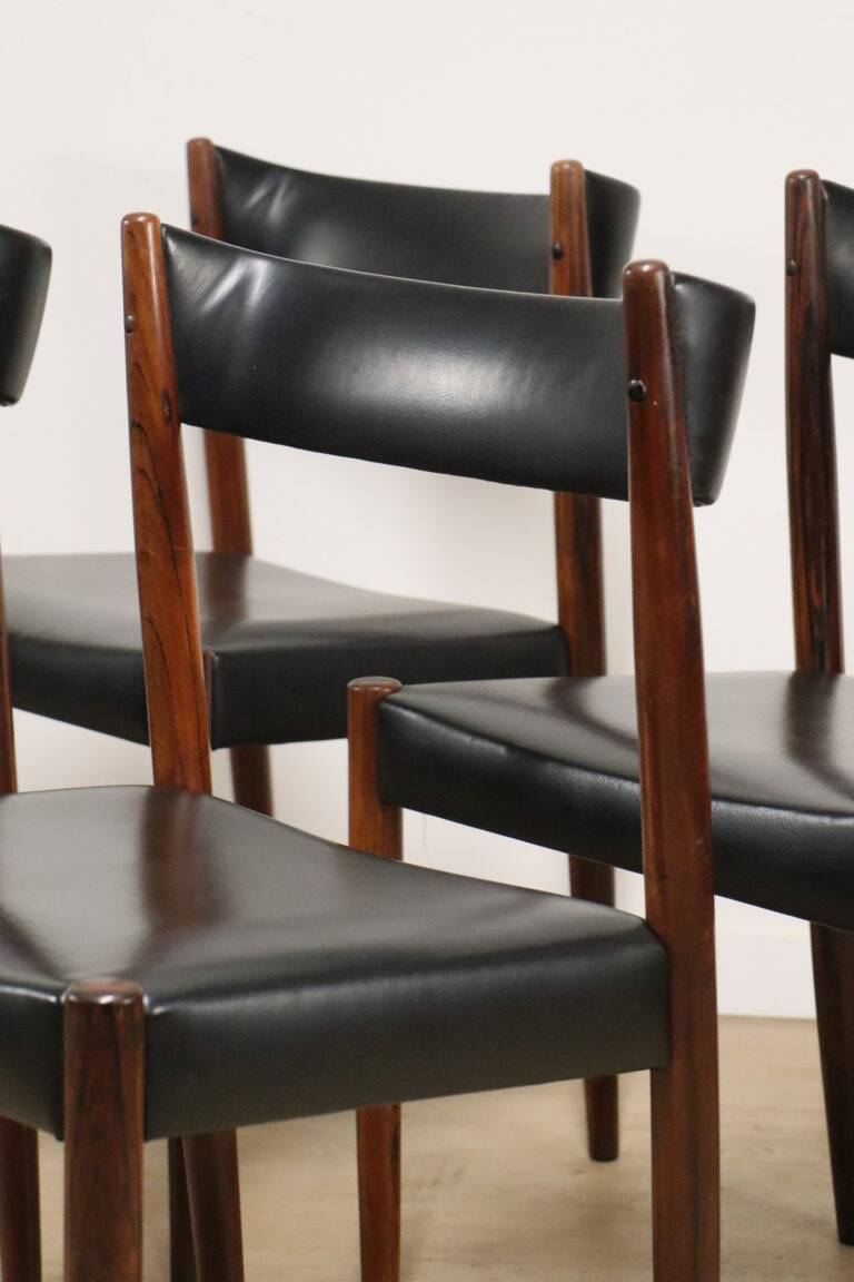 Set of 4 Scandinavian Danish chairs in rosewood and skai, 1960