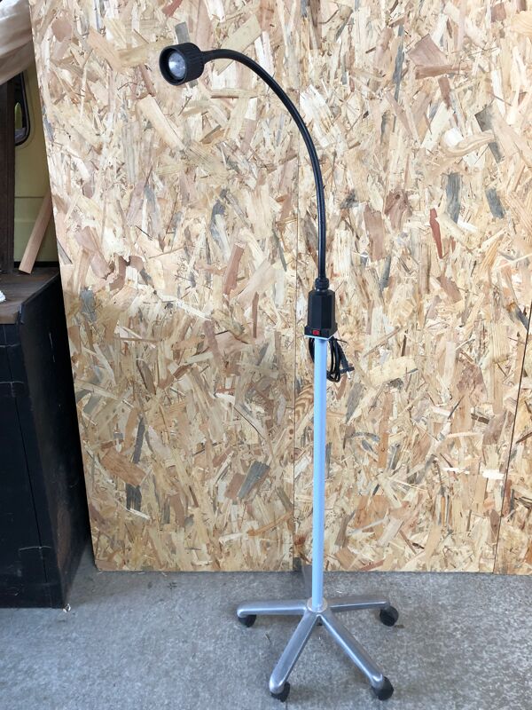 Lampe Sunnex type 541 noir sur pied metal chrome