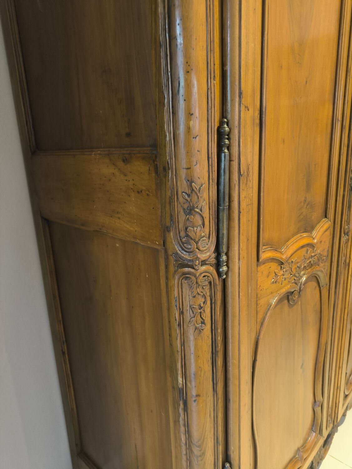 Walnut Louis XV wardrobe from the 18th century.