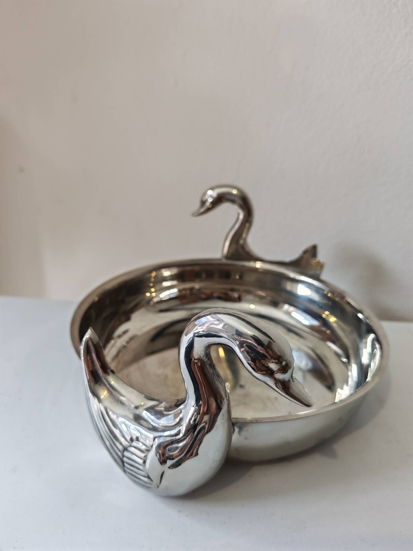 Centrepiece, silver-plated metal swan catchall.