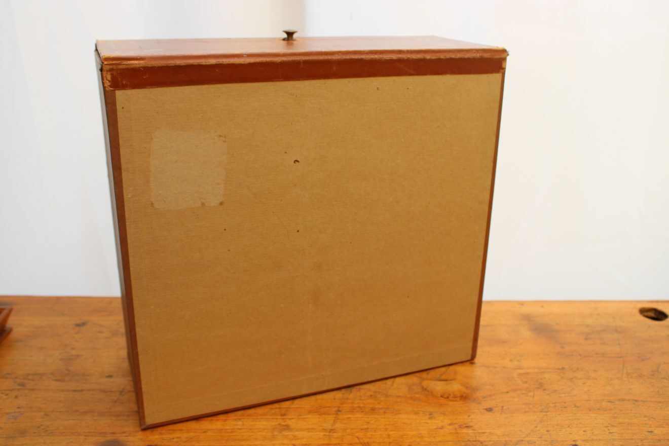 Former notary cardboard
