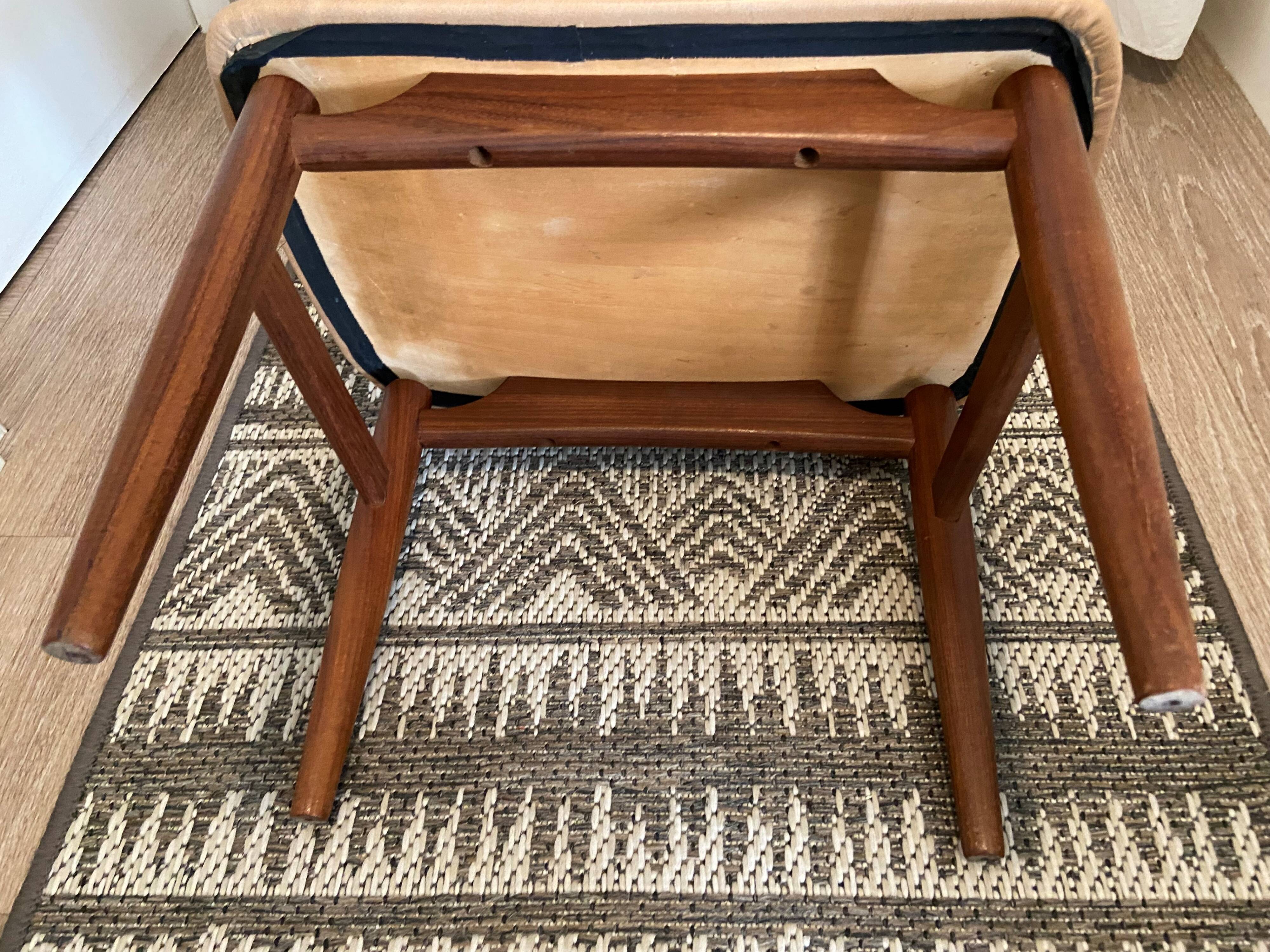 Scandinavian footrest