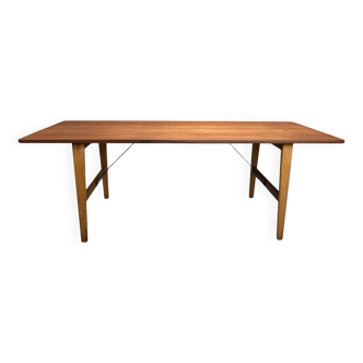 Table à manger basse Børge Mogensen de design danois, modèle 281