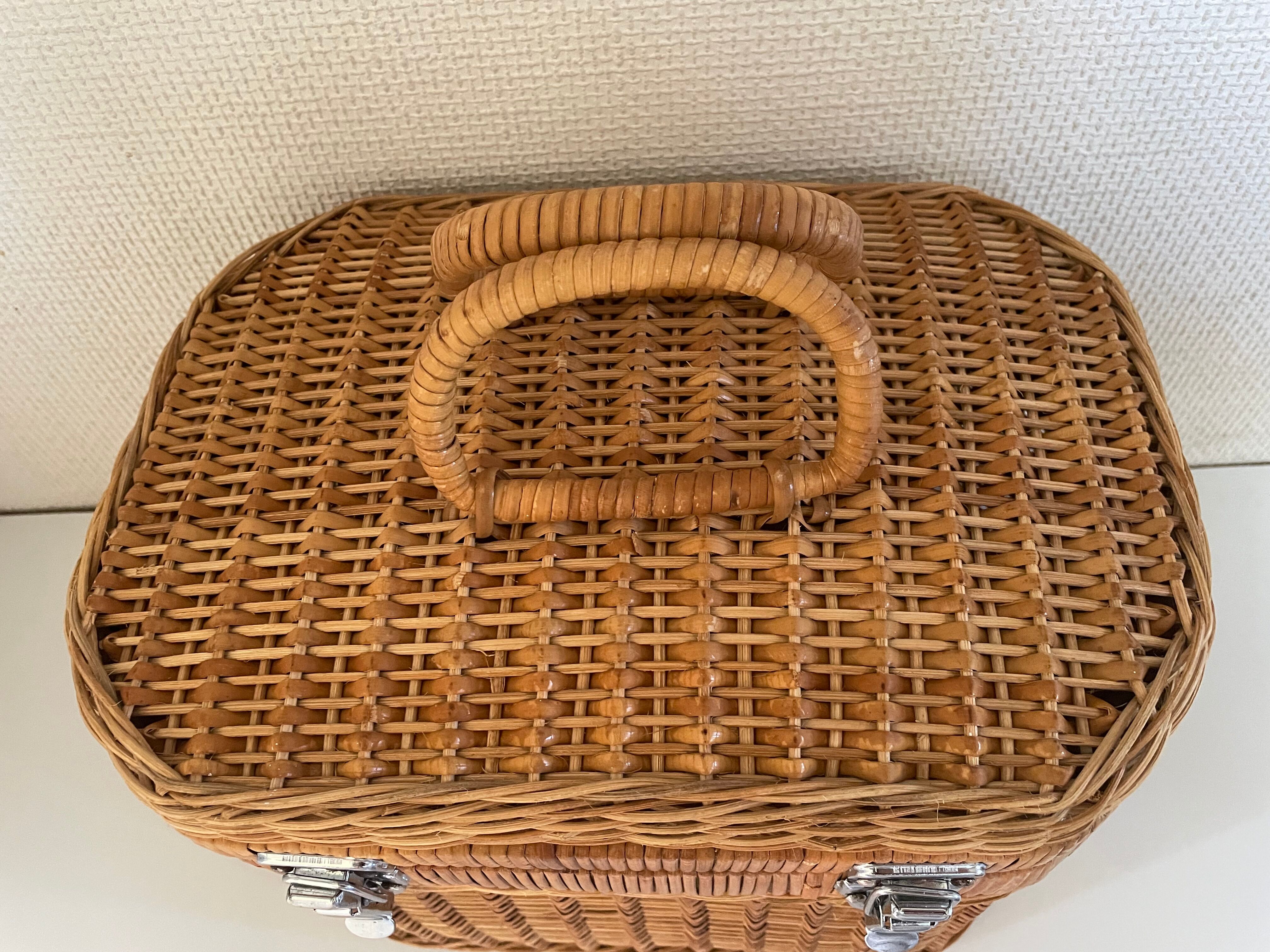 Rattan marrow case