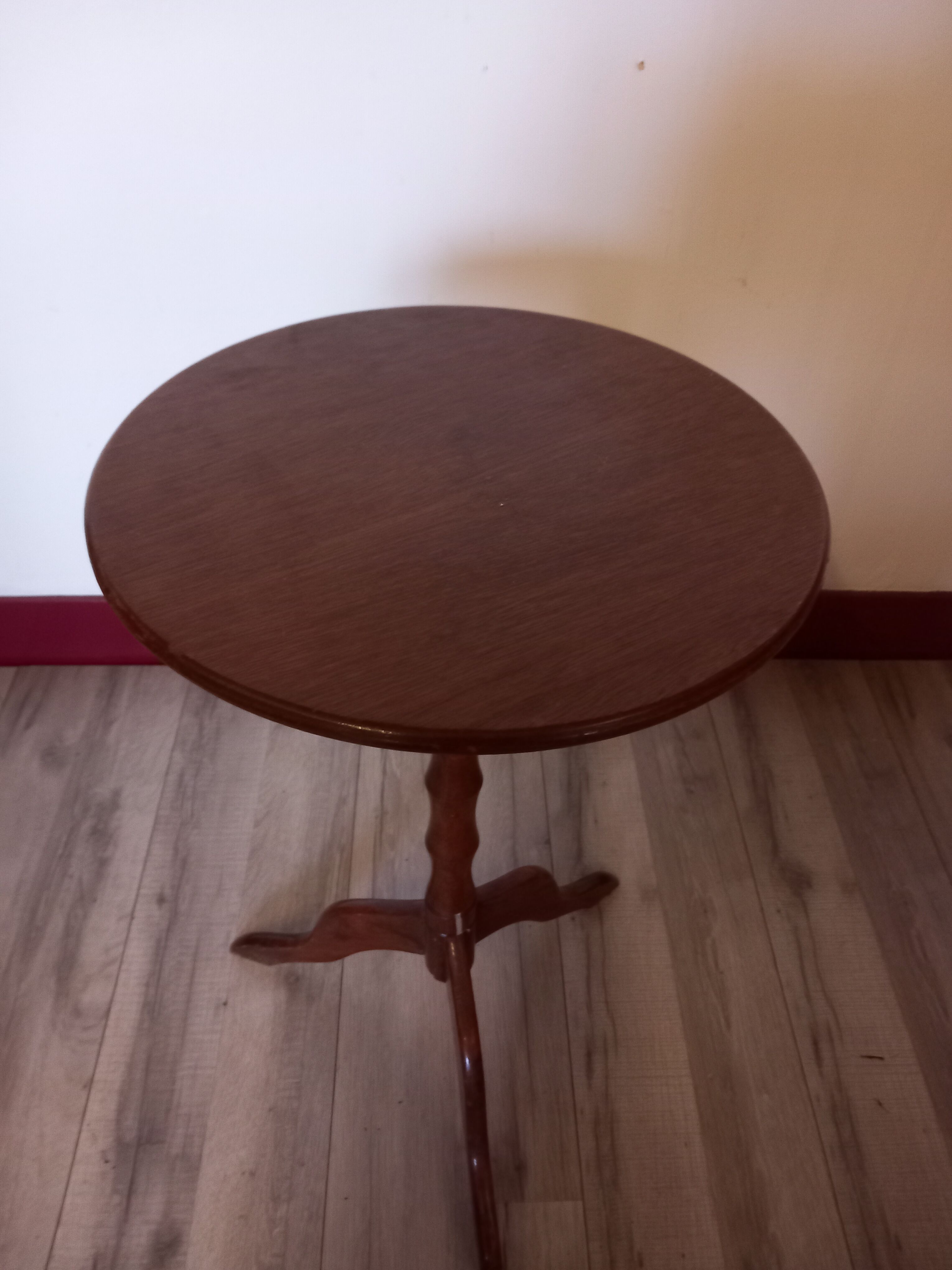 Gueridon english style