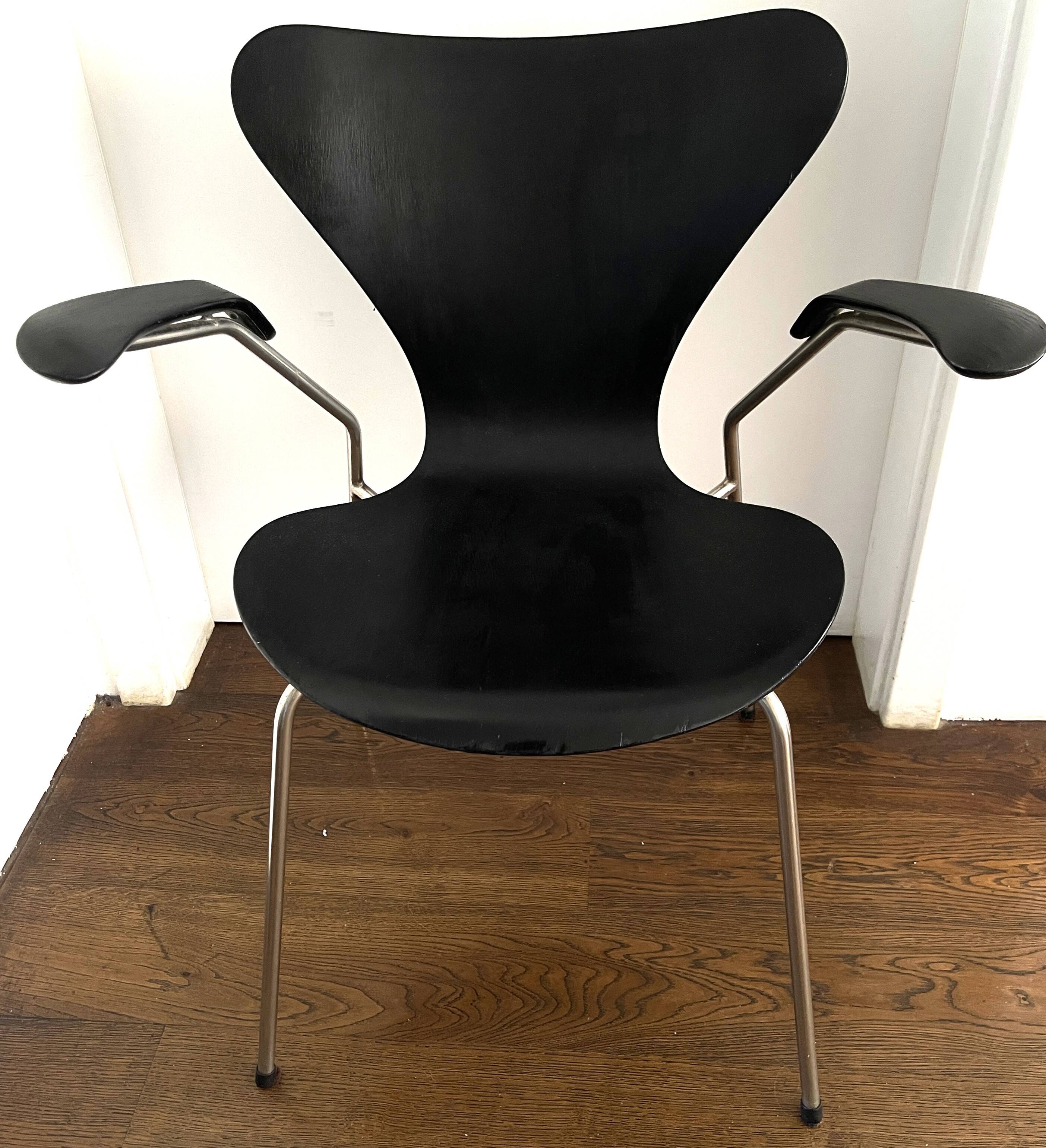 Chair 3207 – Arne Jacobsen for Fritz Hansen, Denmark