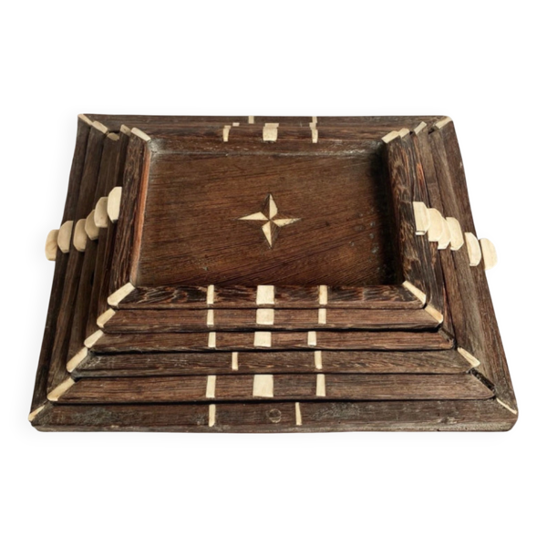 6 plateaux gigognes anciens en palissandre, Inde XIXe British Raj