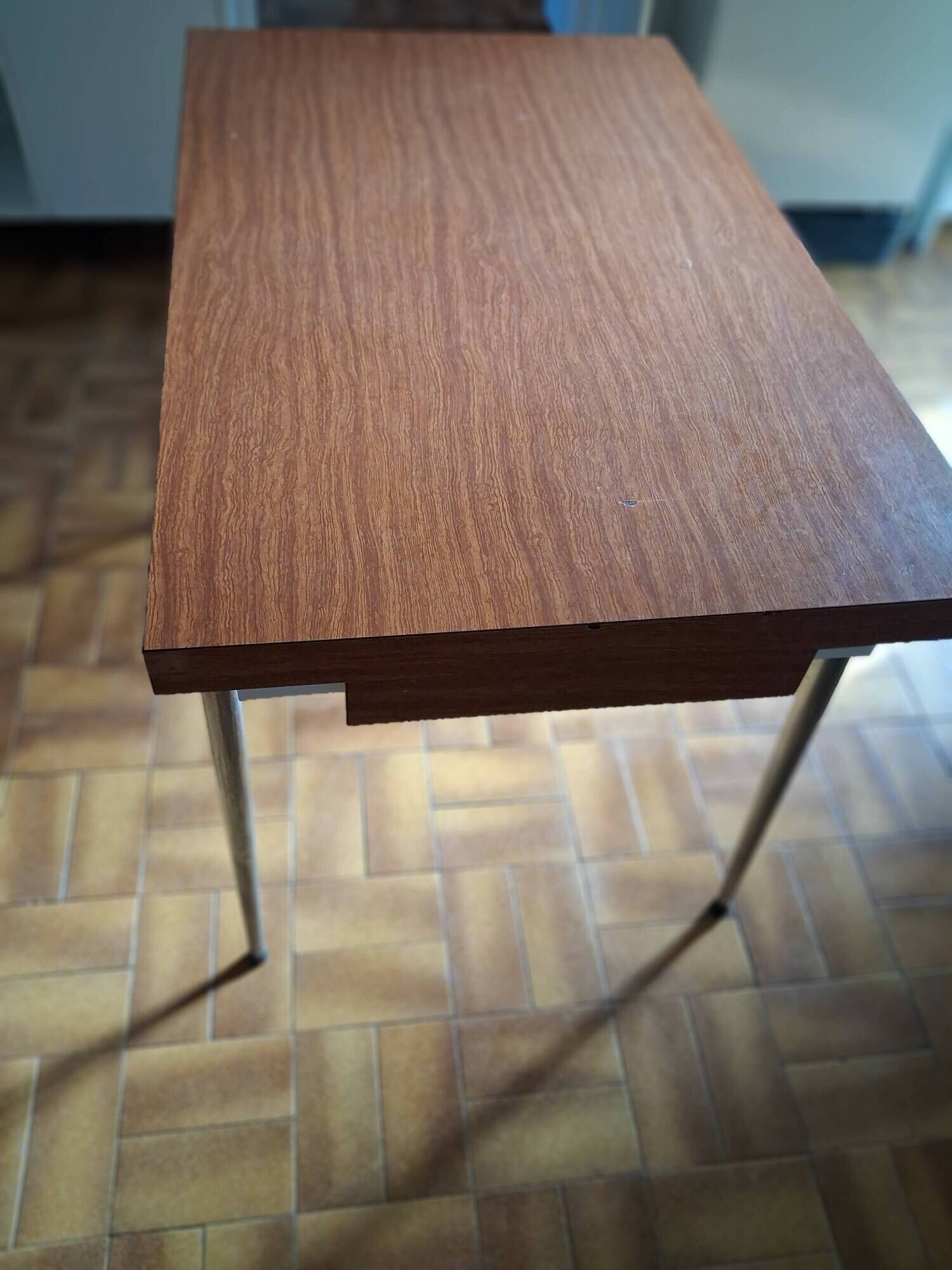 Formica kitchen table