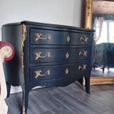 Commode galbée style Louis XV