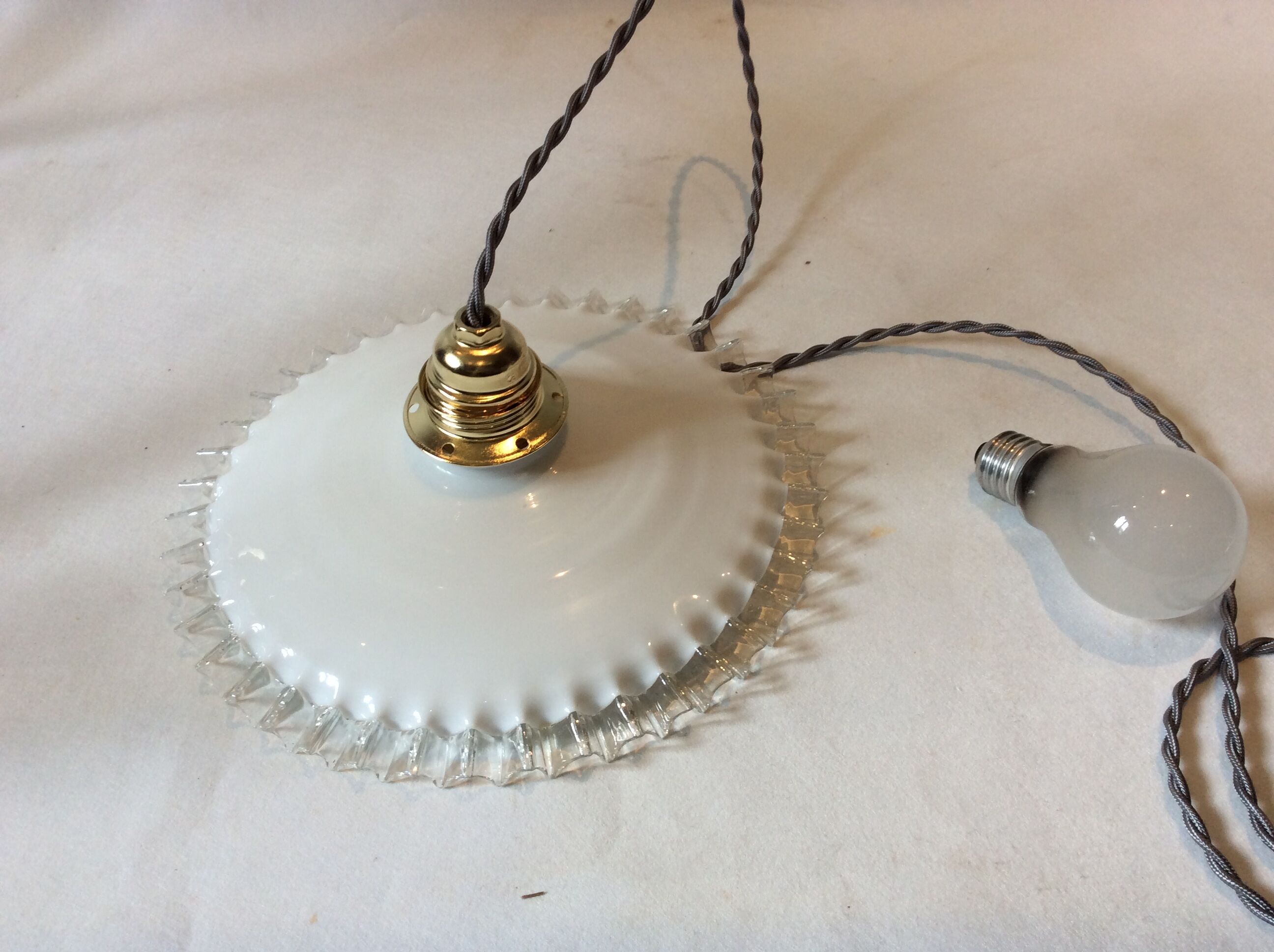 Vintage opaline suspension