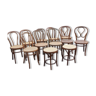 Lot de 10 chaises et 2 tabourets de bistrot