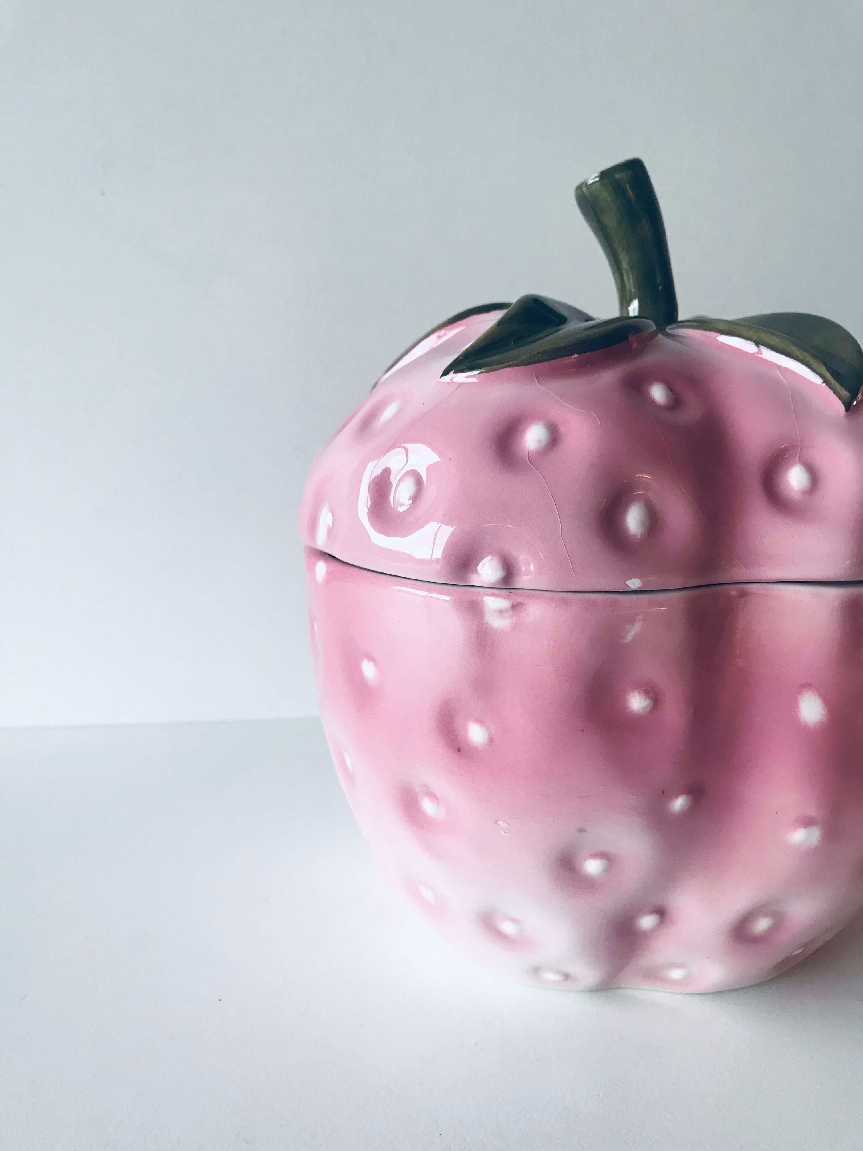 Strawberry pot in Italian dabbling
