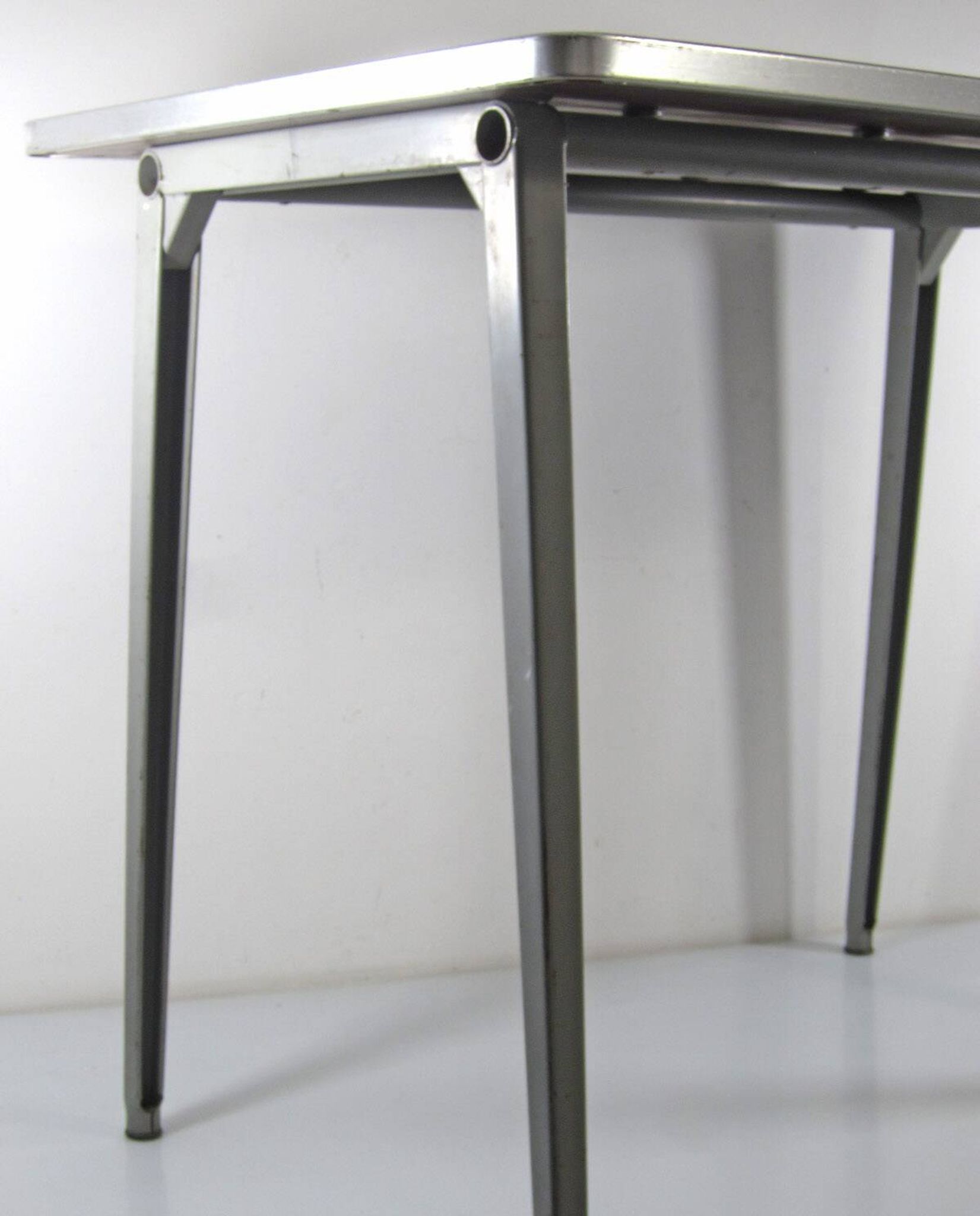 Friso Kramer desk from the 1950s - Reform table designed for Ahrend