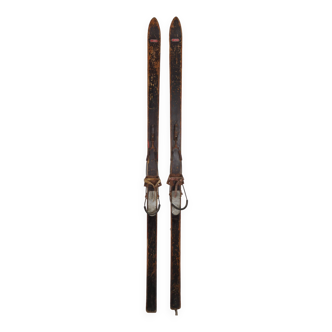 Pair of ramy black wooden skis