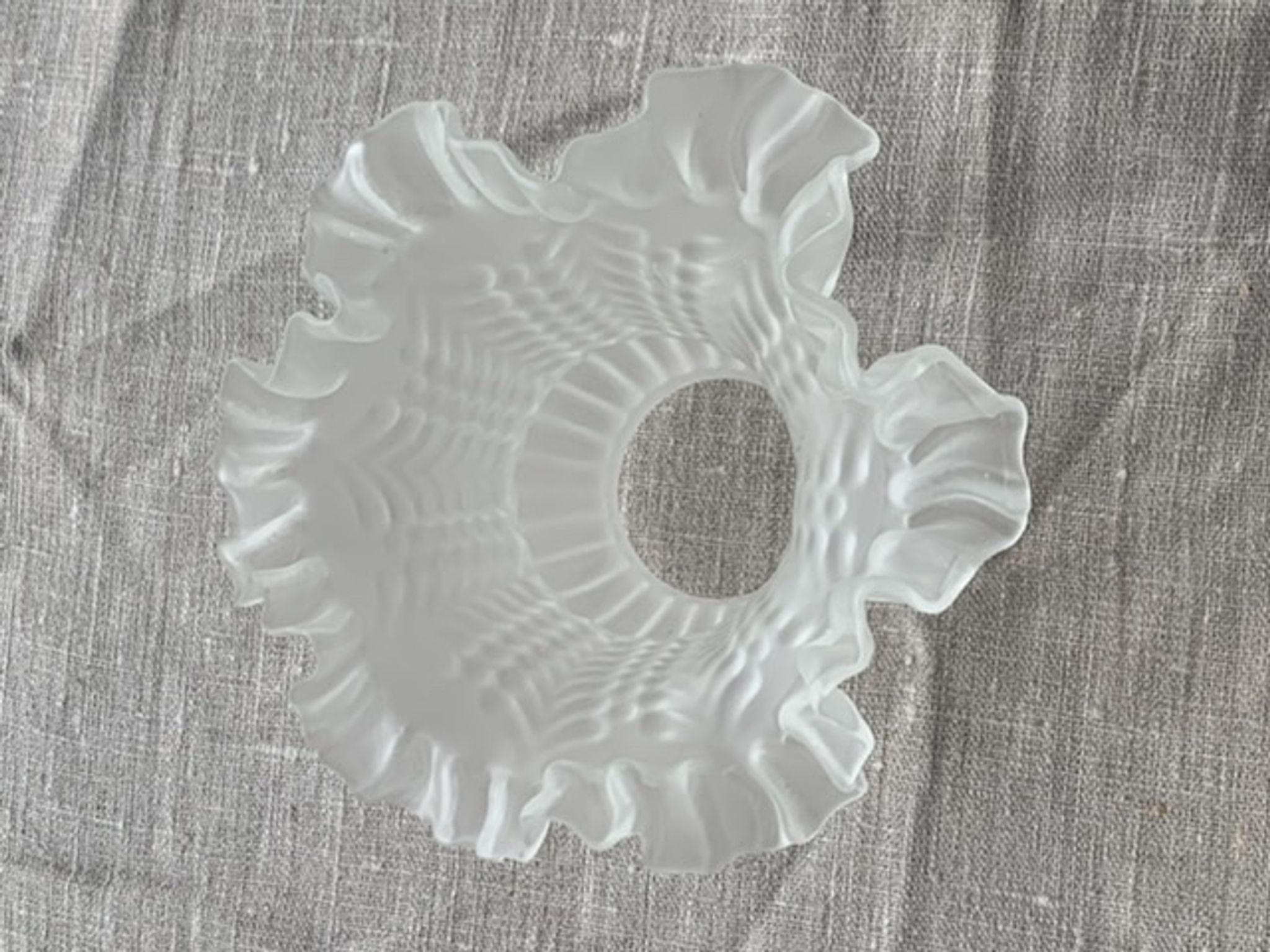 Frosted glass globe, lampshade, art deco ears of wheat pattern