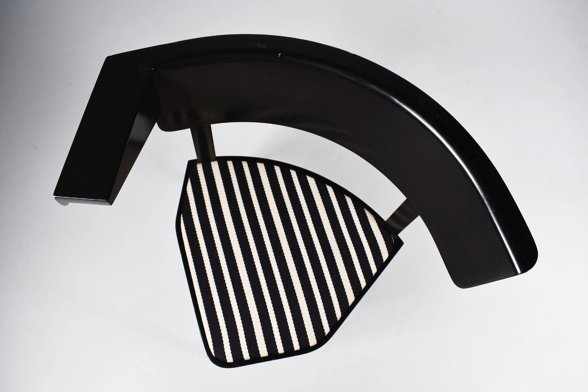 Chaise asymétrique B1 de Stefan Wewerka 1978