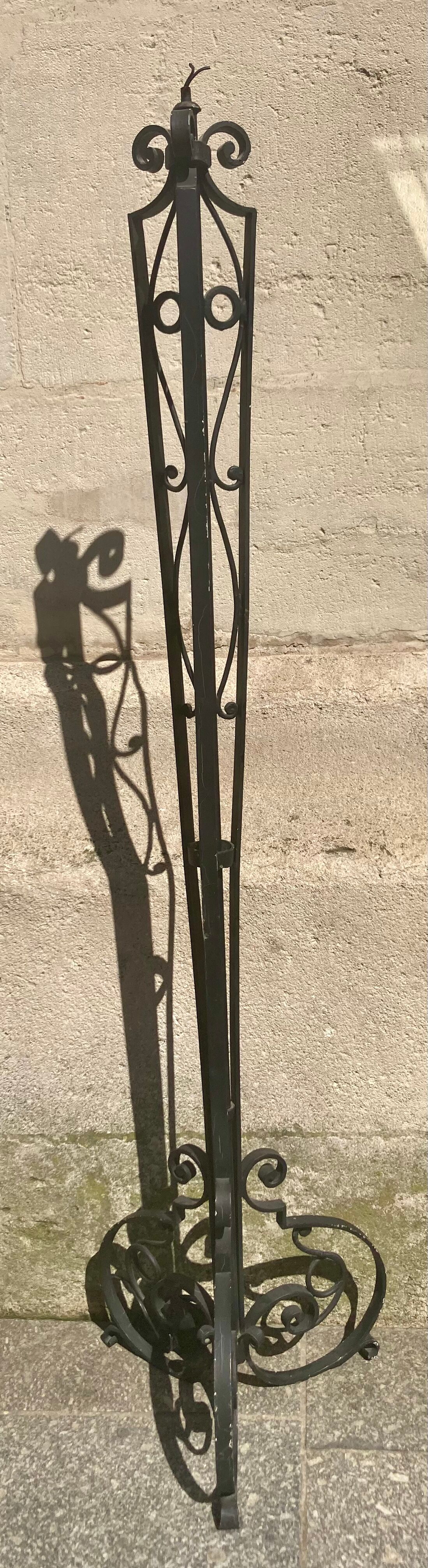 Paire de pieds de lampe en fer forgé