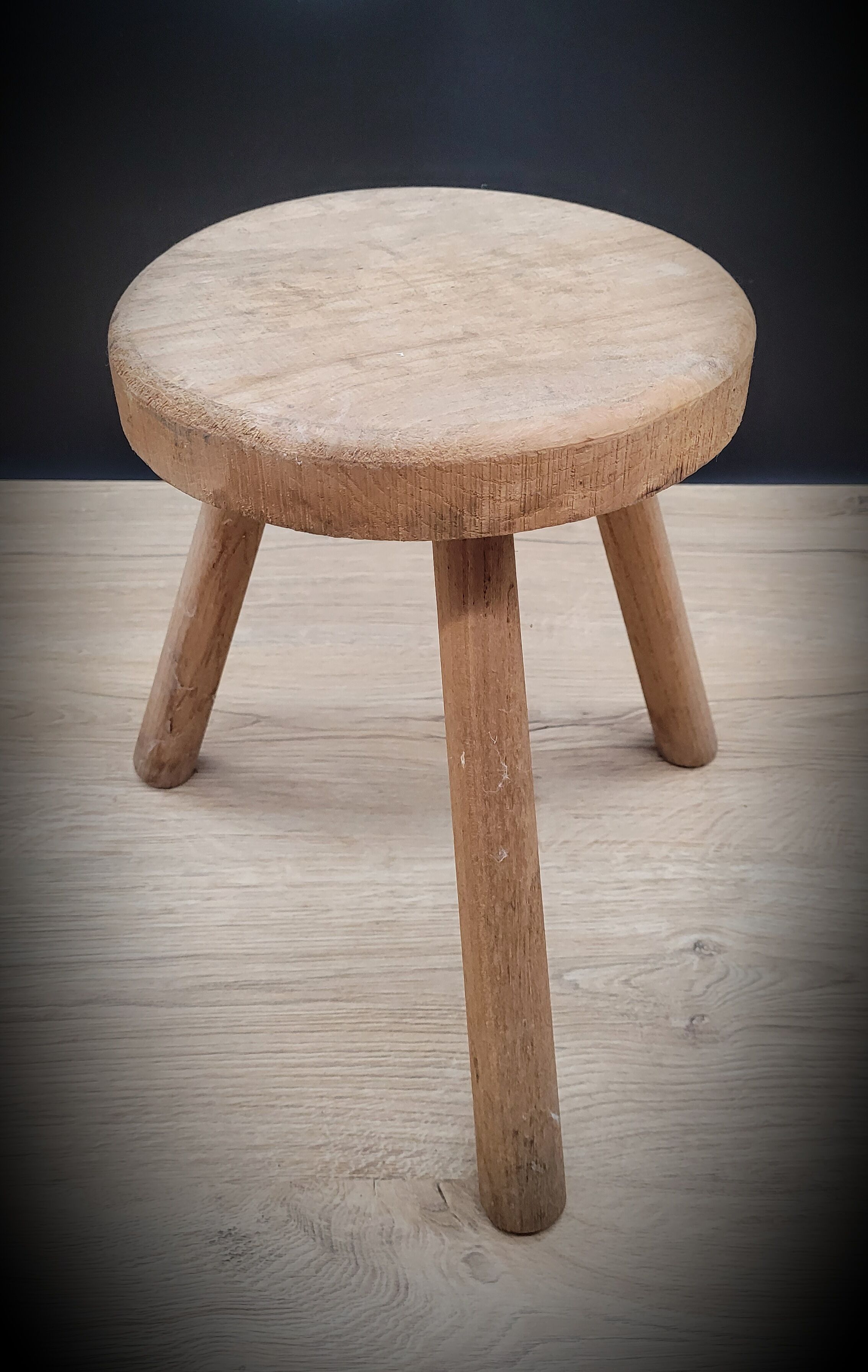 Light shepherd stool