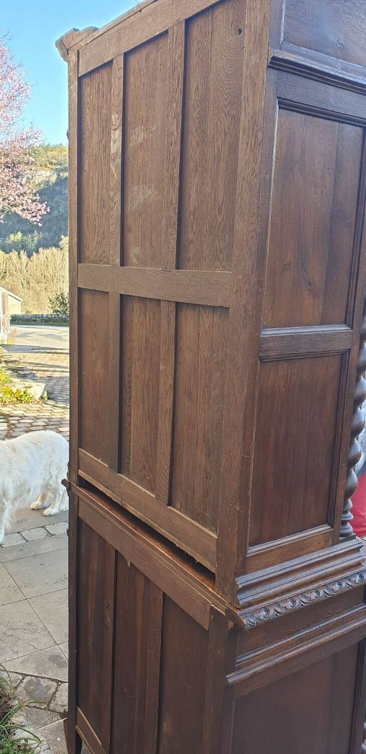 Bookcase showcase in carved oak 19th century