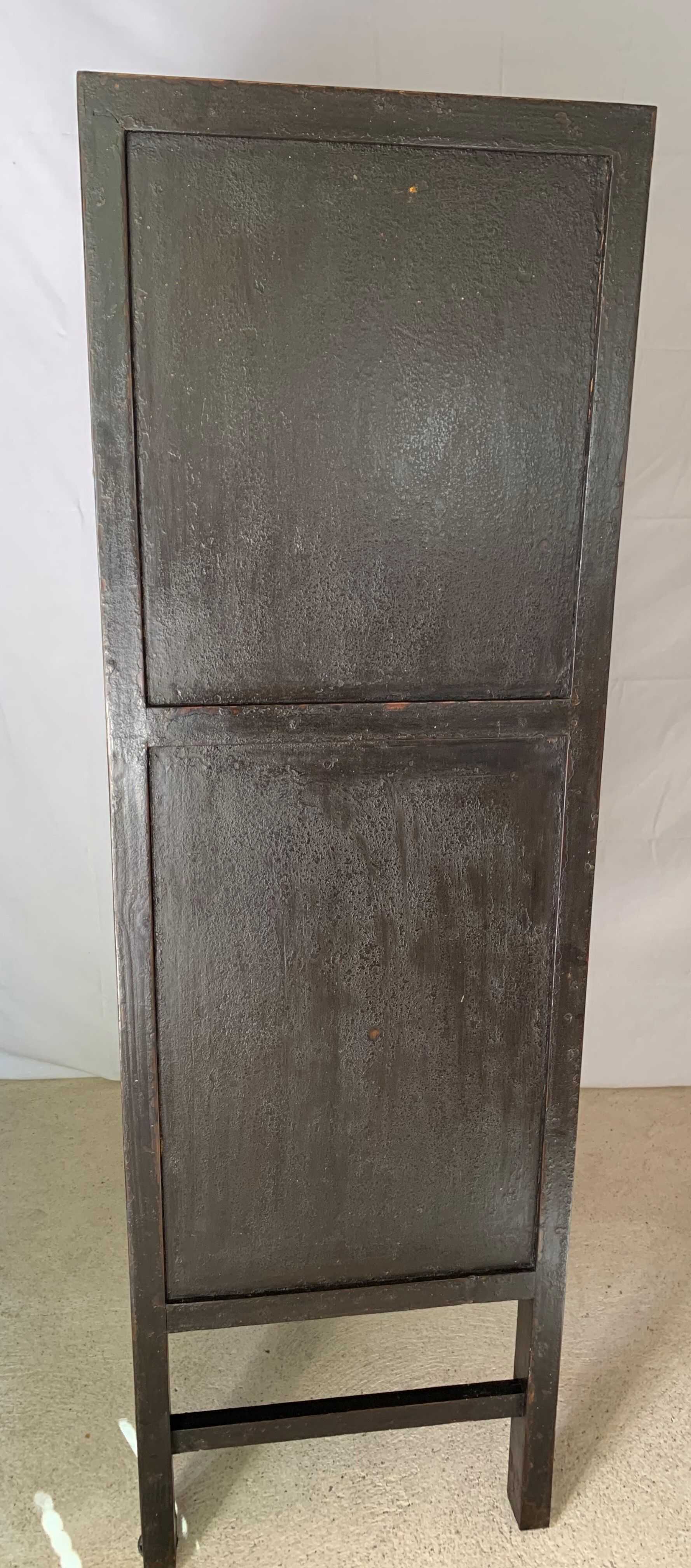 Chinese lay cabinet
