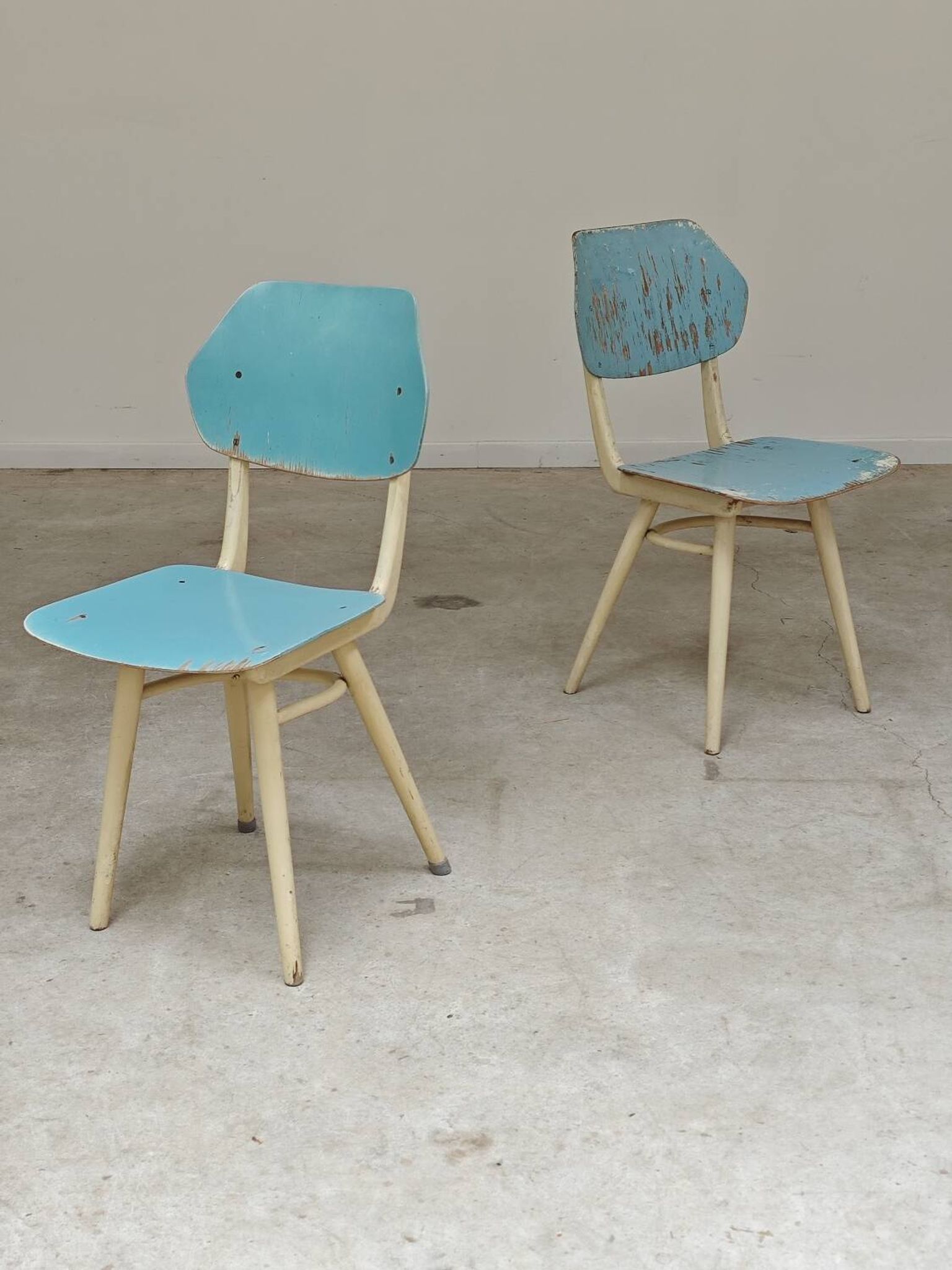 Set of 2 Czechoslovak chairs TON Bystrice Thonet White and Blue