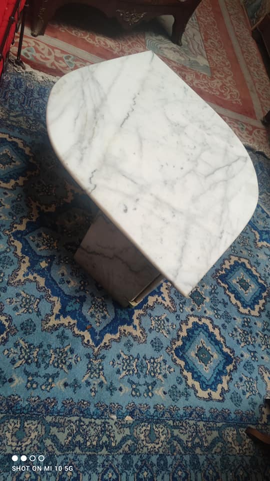 Coffee table in white Carrara marble with grey veins in the shape of an eye, circa 1970