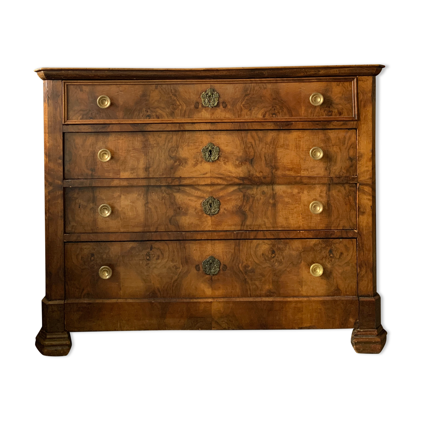 Antique chest of drawers