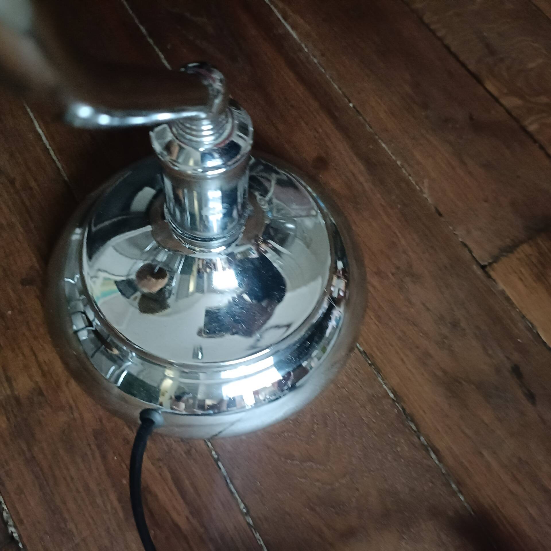 Vintage banker’s lamp, notary