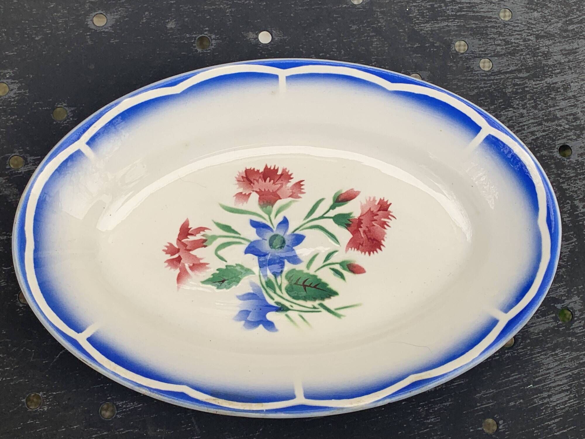 Lot composed of a deep dish and two small serving dishes, Elorn, digoin and sarreguemines model