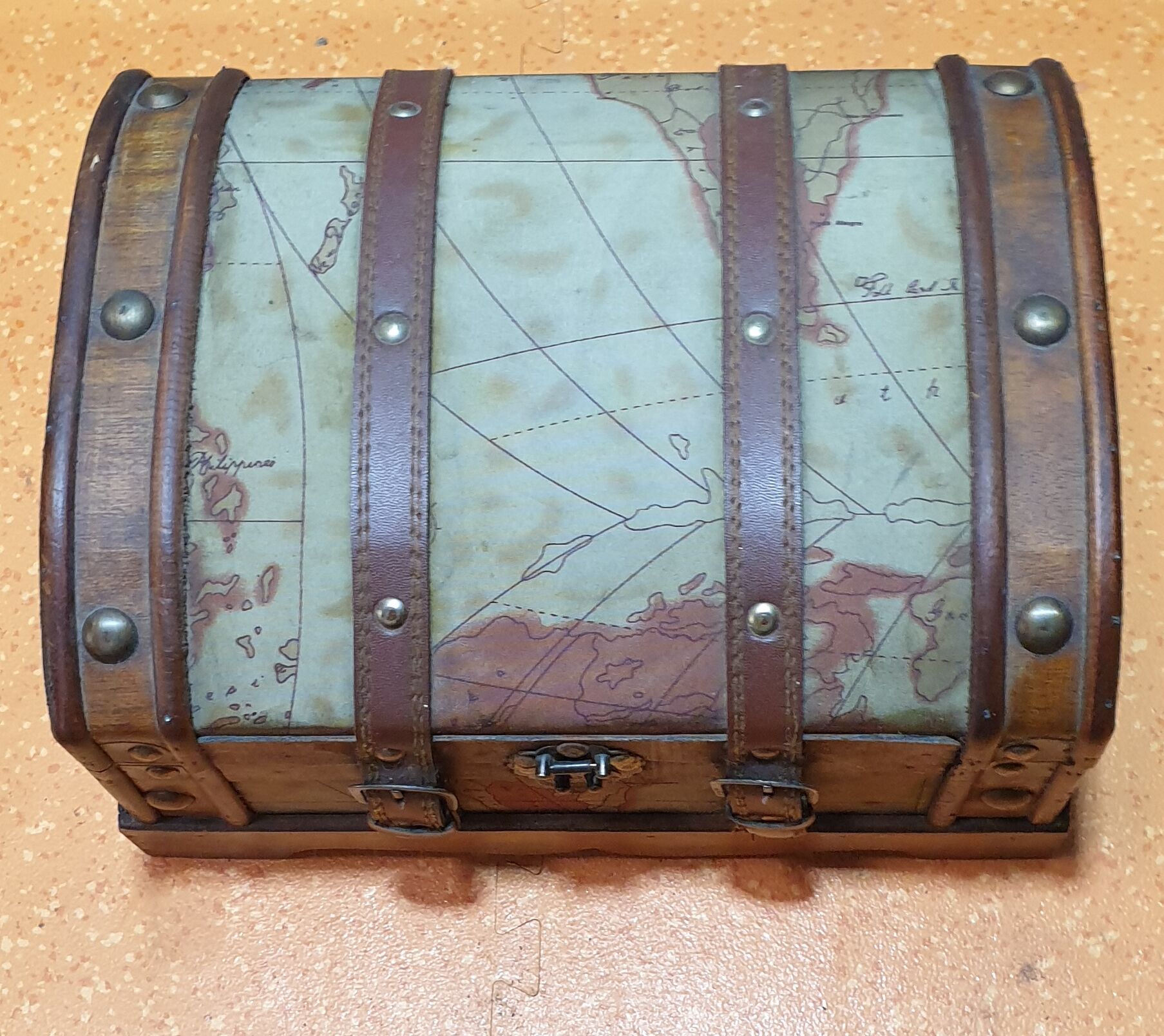 Wooden box "pirate style"