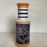 Zoomorphic vase and flowers Margot Plançon