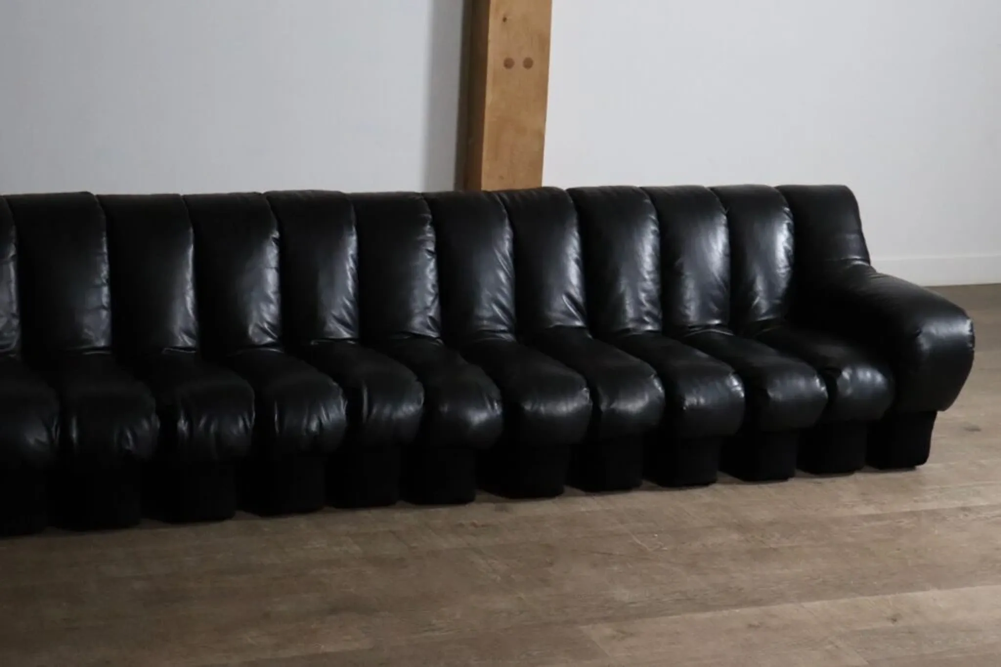 De Sede DS 600 “Non-Stop” sectional black leather sofa by Heinz Ulrich, Ueli Berger and Eleanora Peduzzi-Riva, 1970s