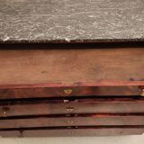 Commode en acajou, plaqué acajou et plateau en marbre noir