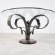 Table basse à fleurs en acier sculpté, années 1970