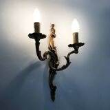 Ancienne applique murale à double feux en bronze, feuille d'acanthes. Années 50