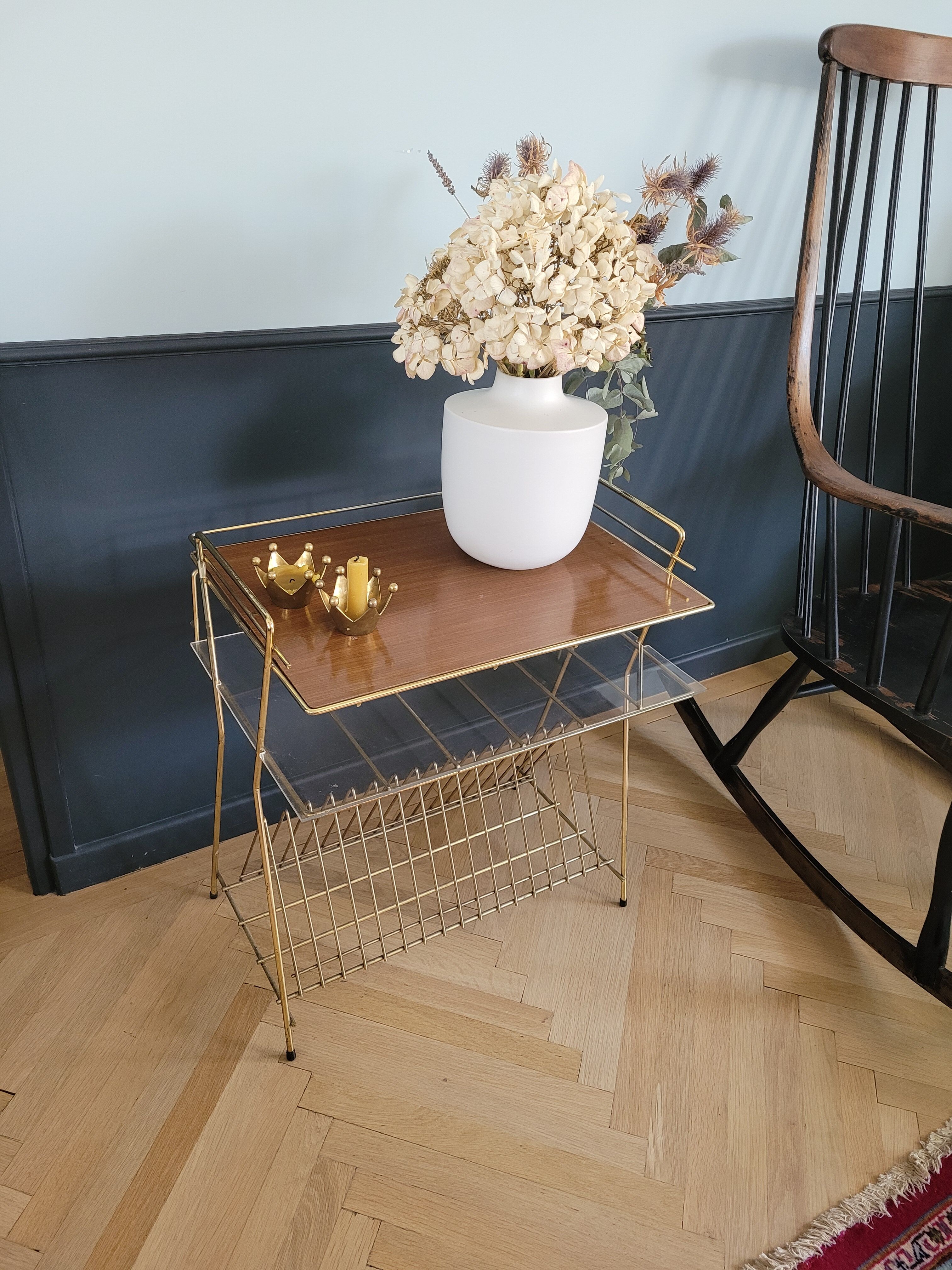 Console side table vinyl door