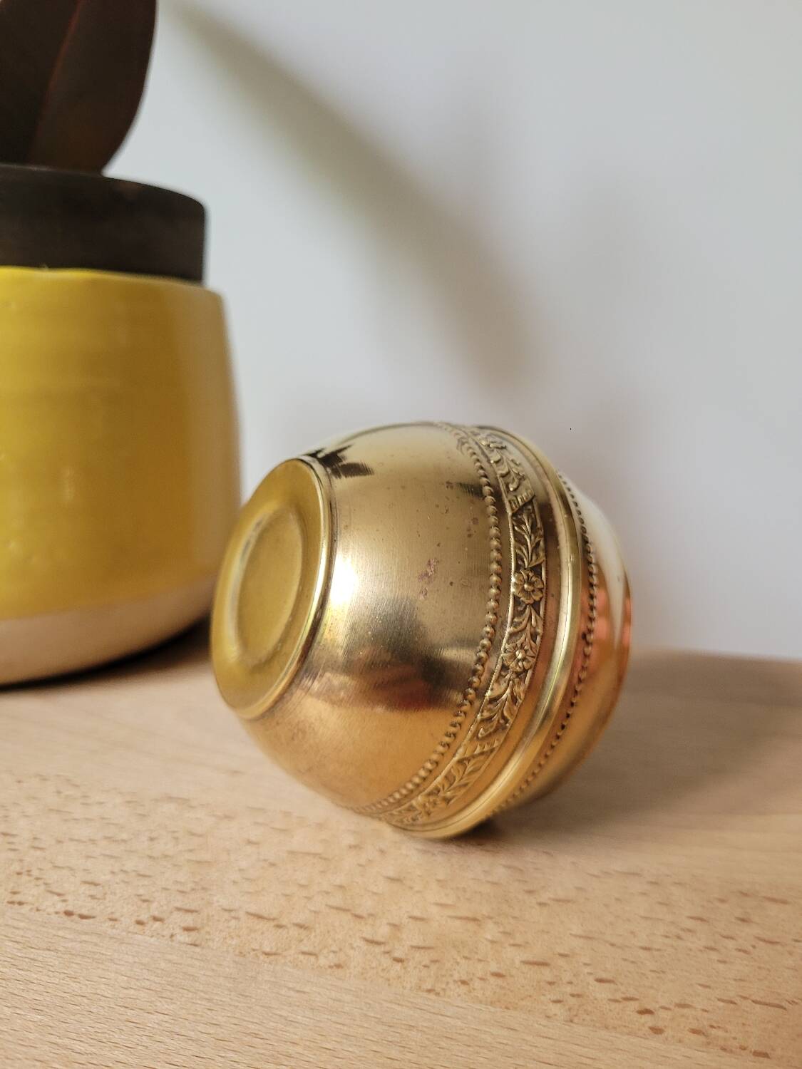 Small brass pot / vase