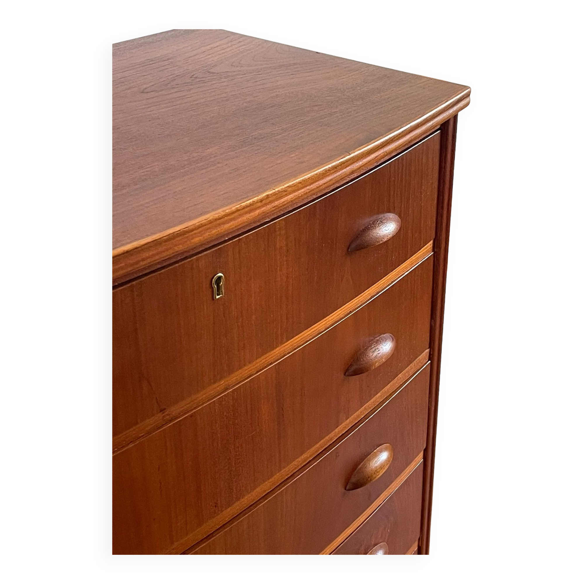 Danish teak chest of drawers with 6 drawers.