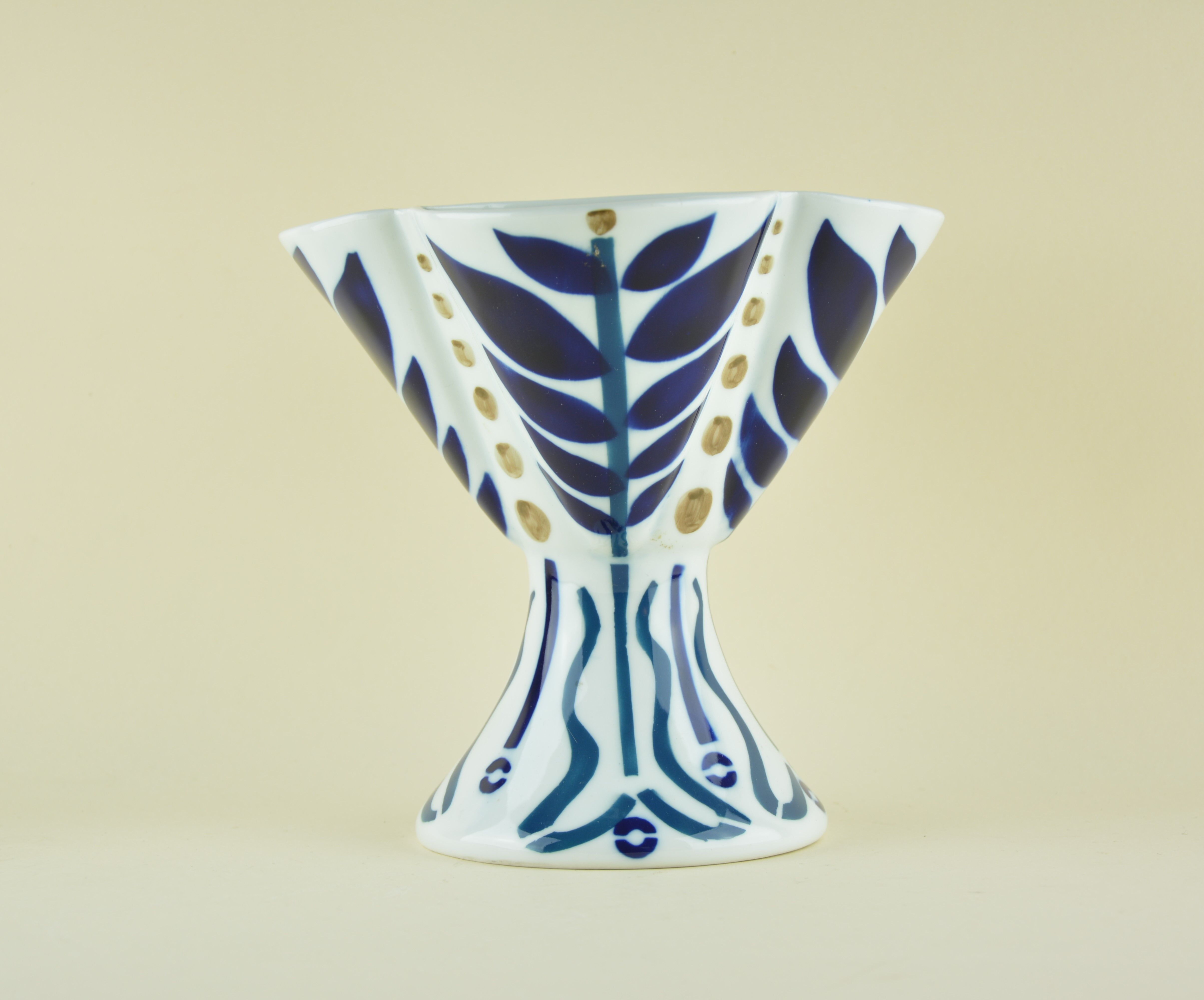 Porcelain cup from the 60s-70s