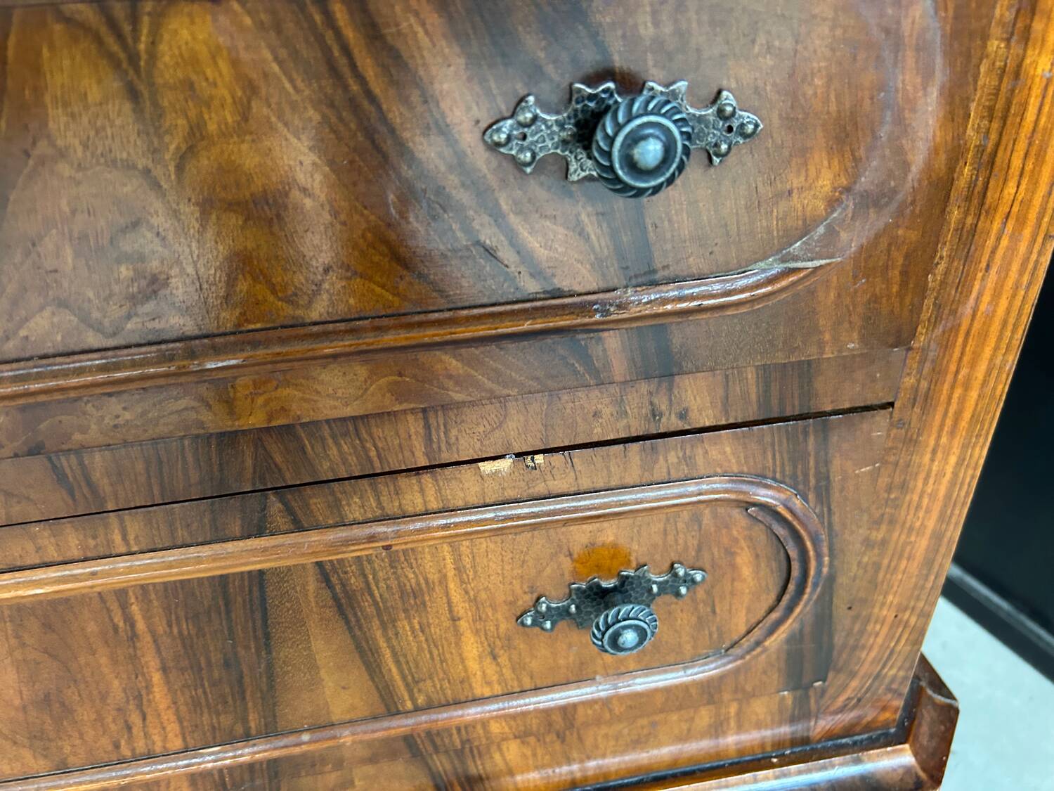 4-drawer chest of drawers