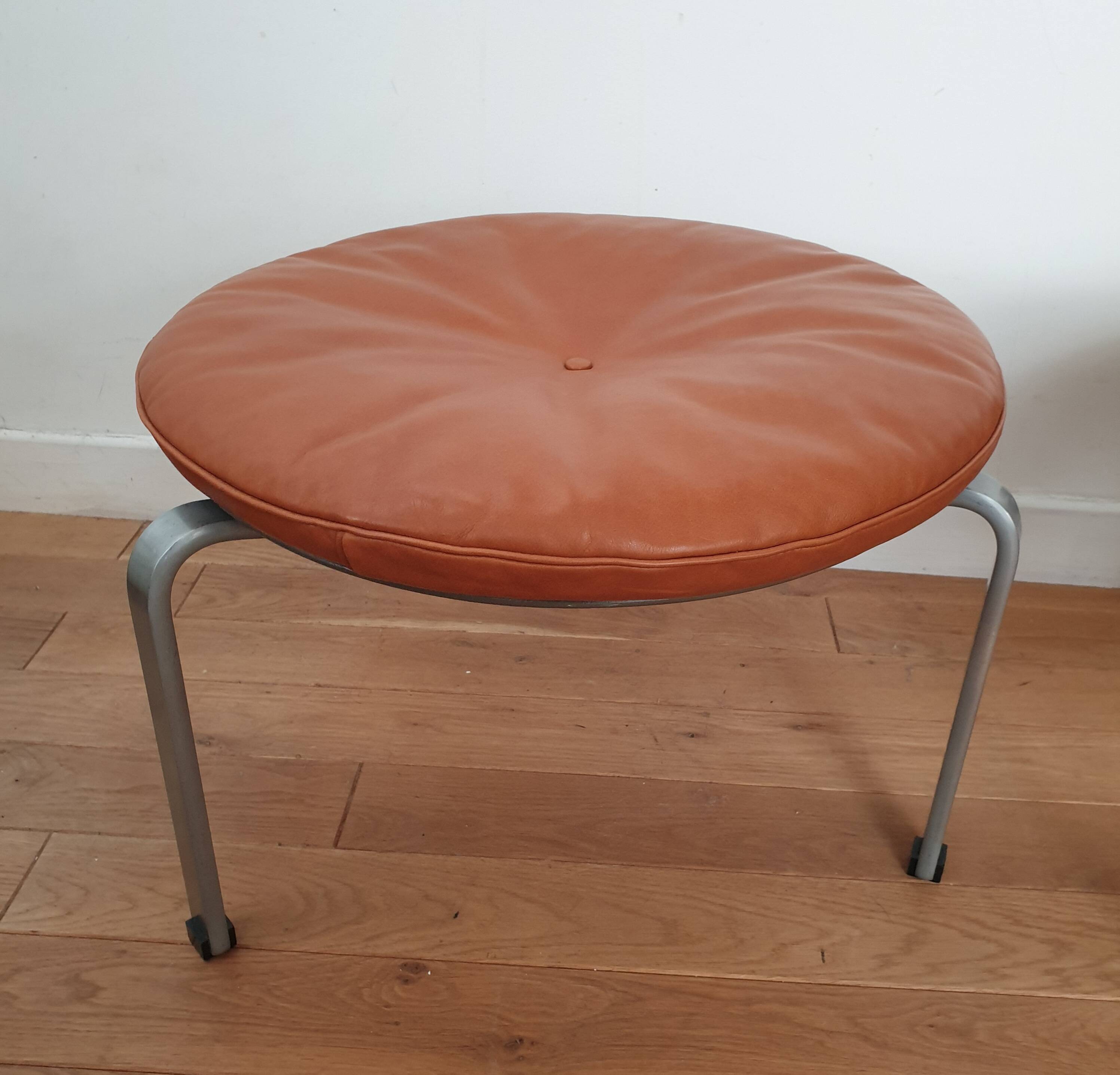 Tabourets PK33 de Poul Kjaerholm, E. Kold Christensen
