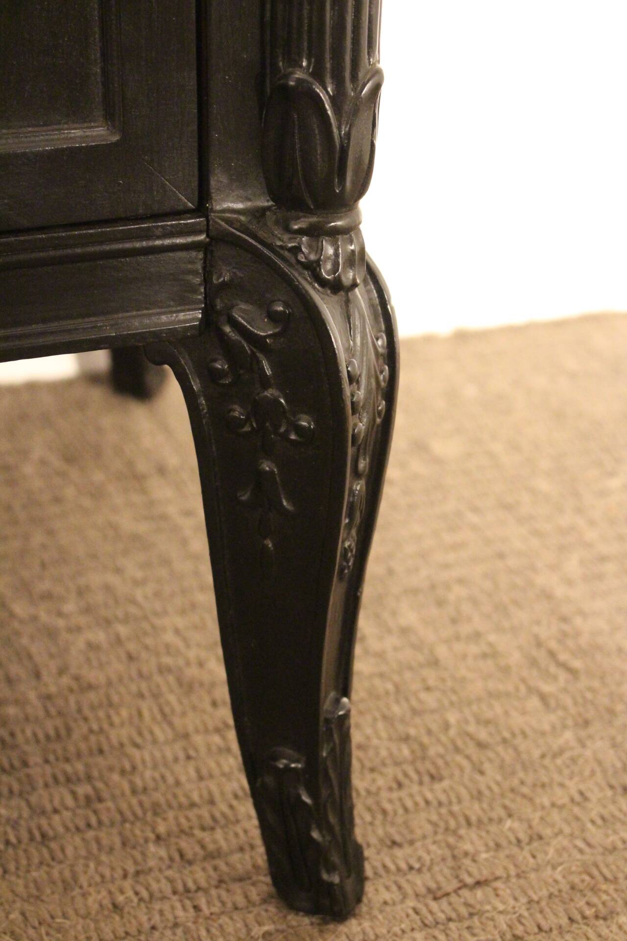 1970s lacquered chest of drawers