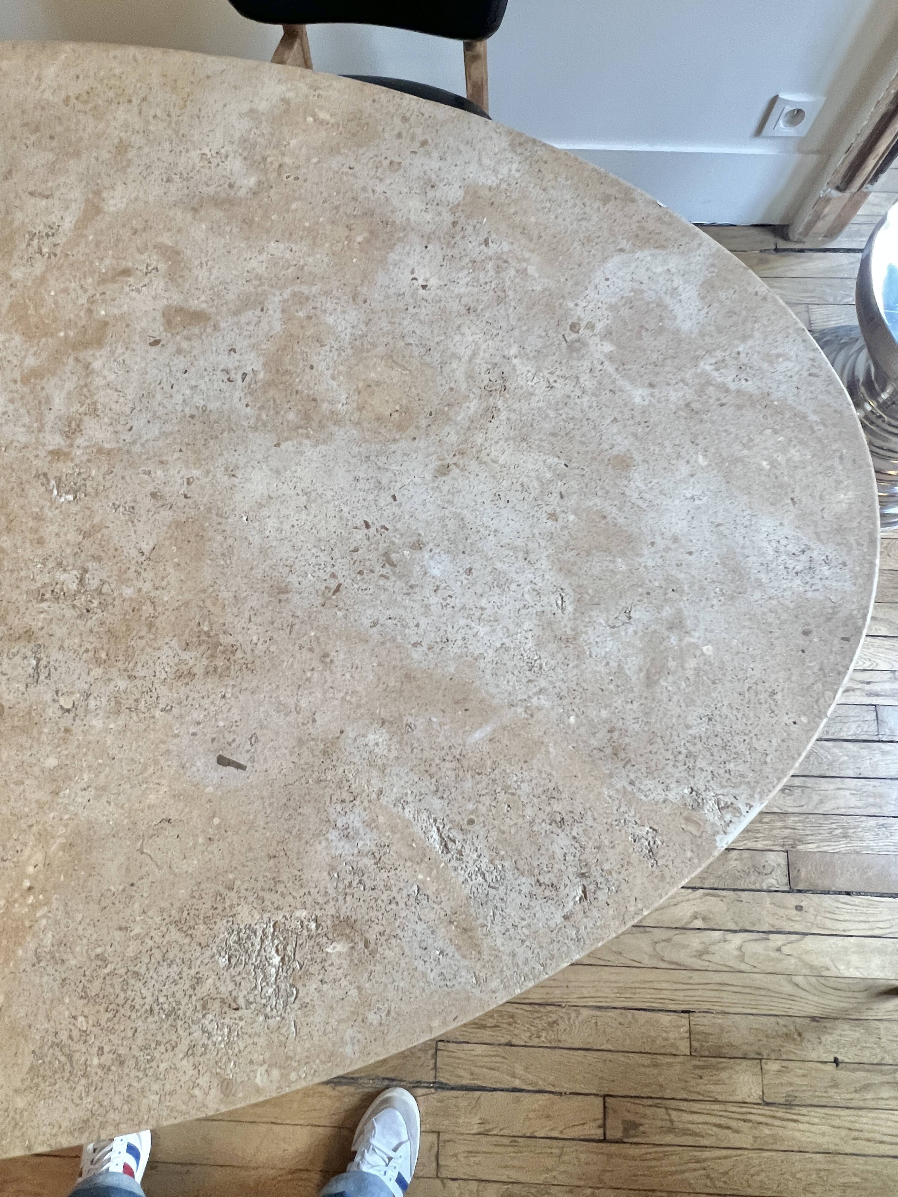 Oval dining table in travertine – 160 cm – Very good condition