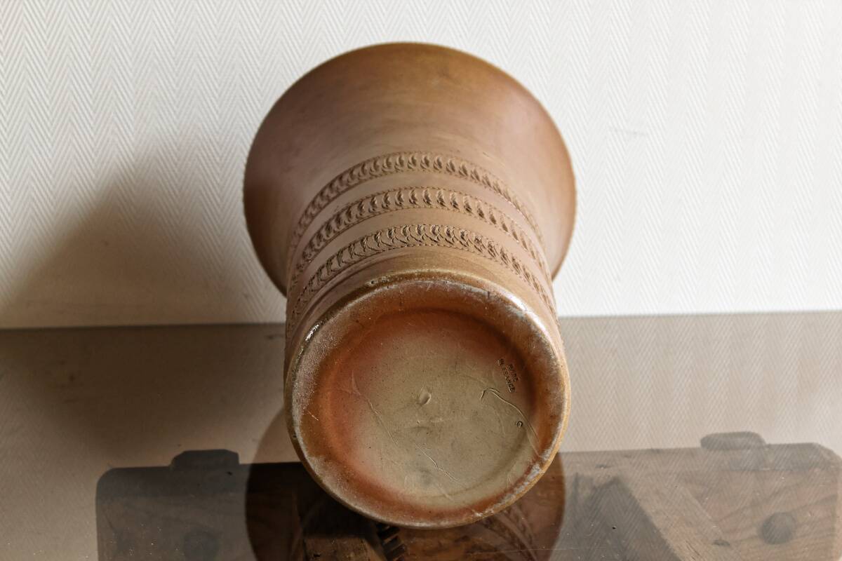 Large sandstone vase of Beauvaisis