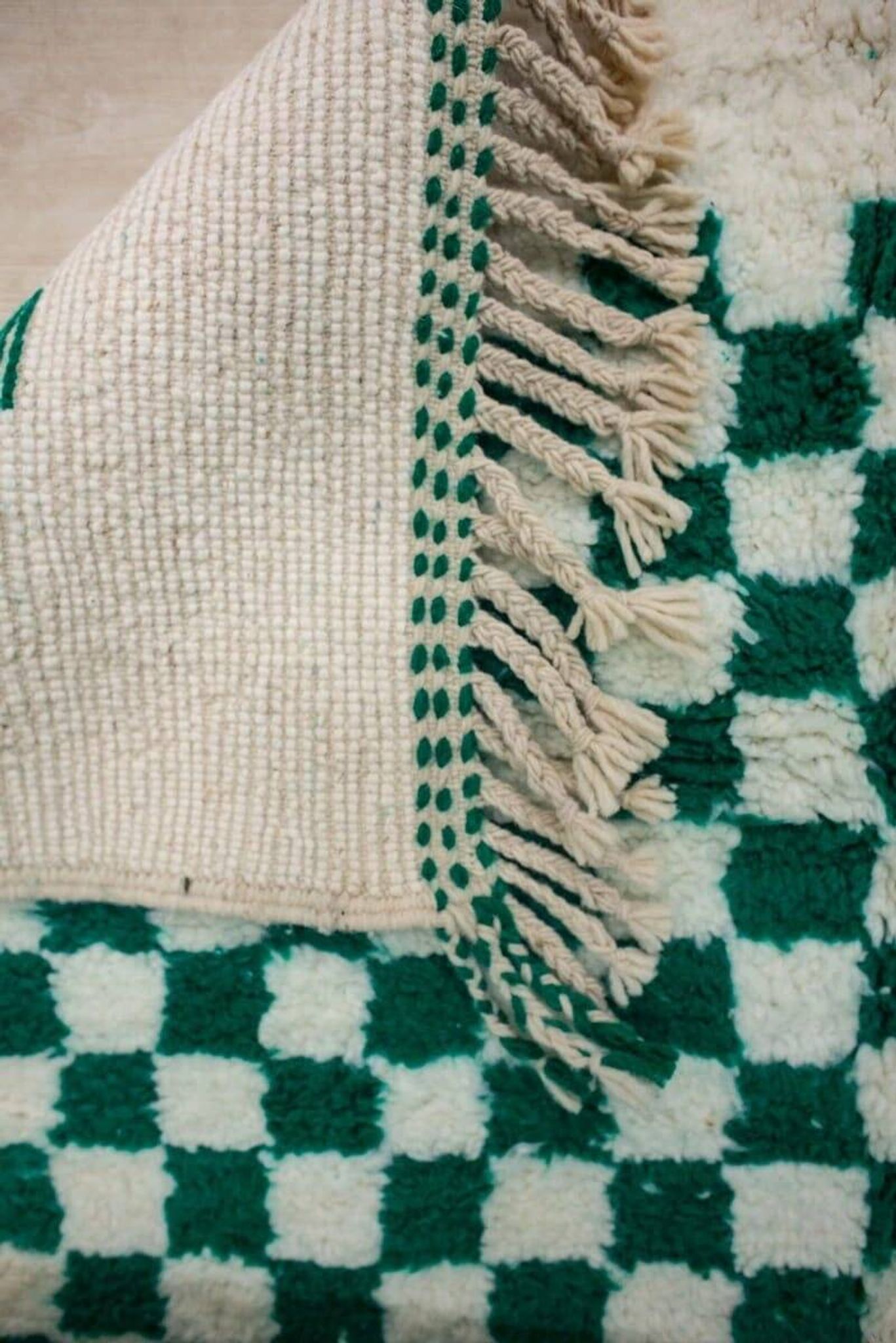 Tapis berbere carré vert taille 150 x 250 cm