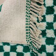 Tapis berbere carré vert taille 150 x 250 cm