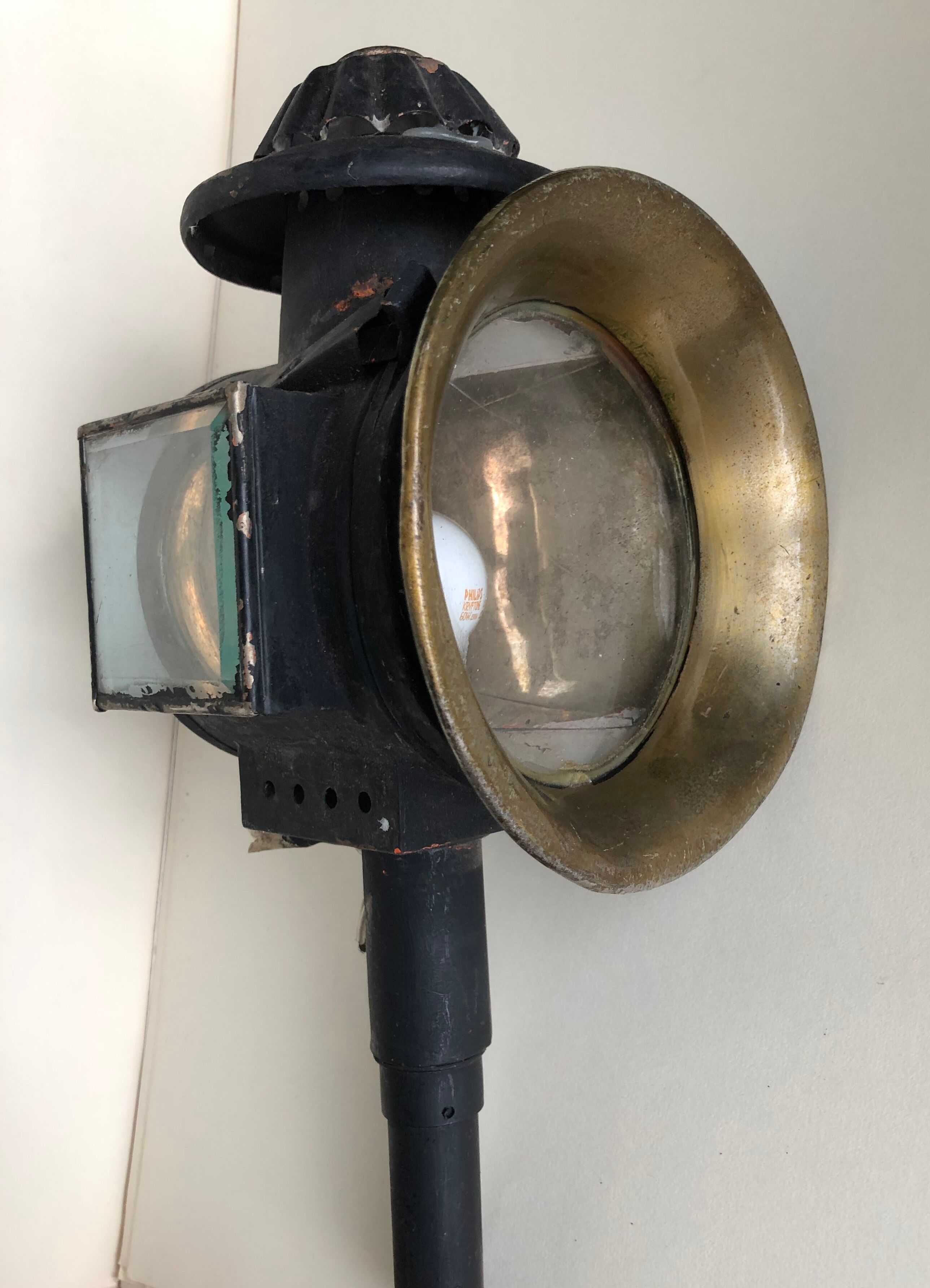 Lanterne ancienne électrifiée