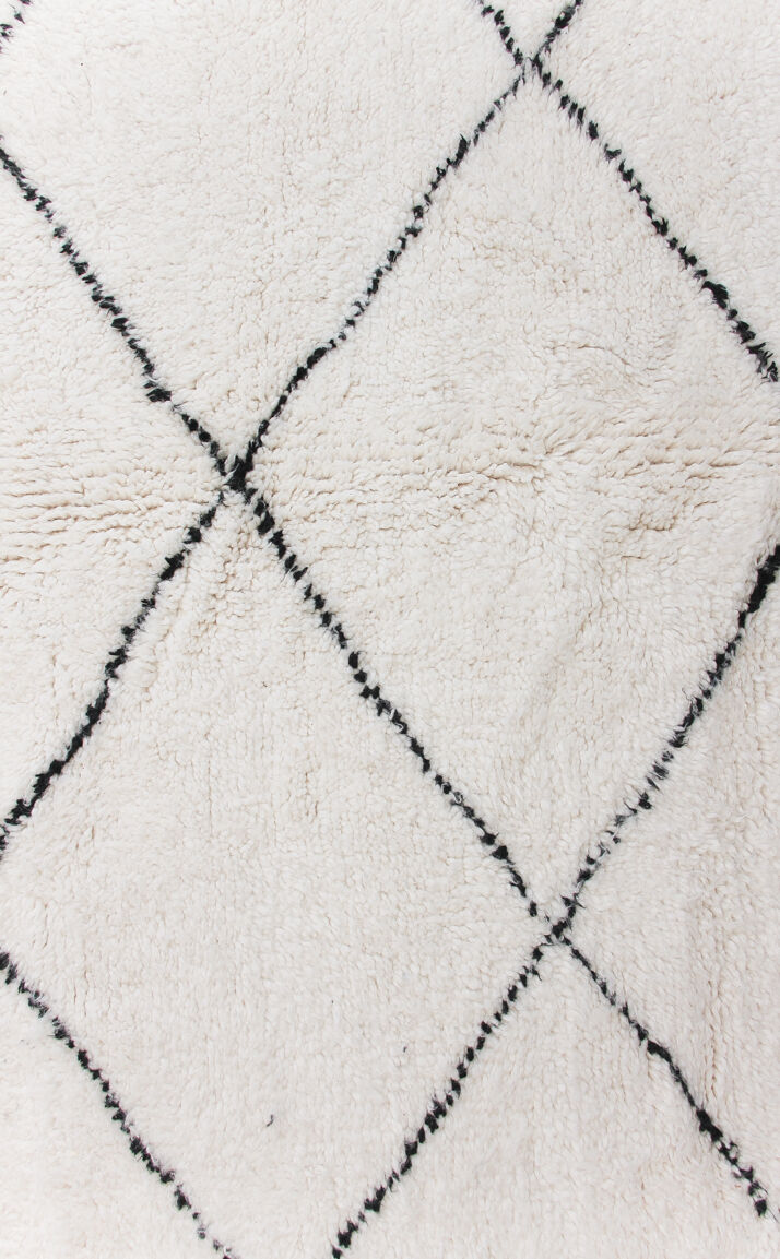 Berber carpet Beni Ouarain with diamonds "Ait Daoud" 154 x 240 cm