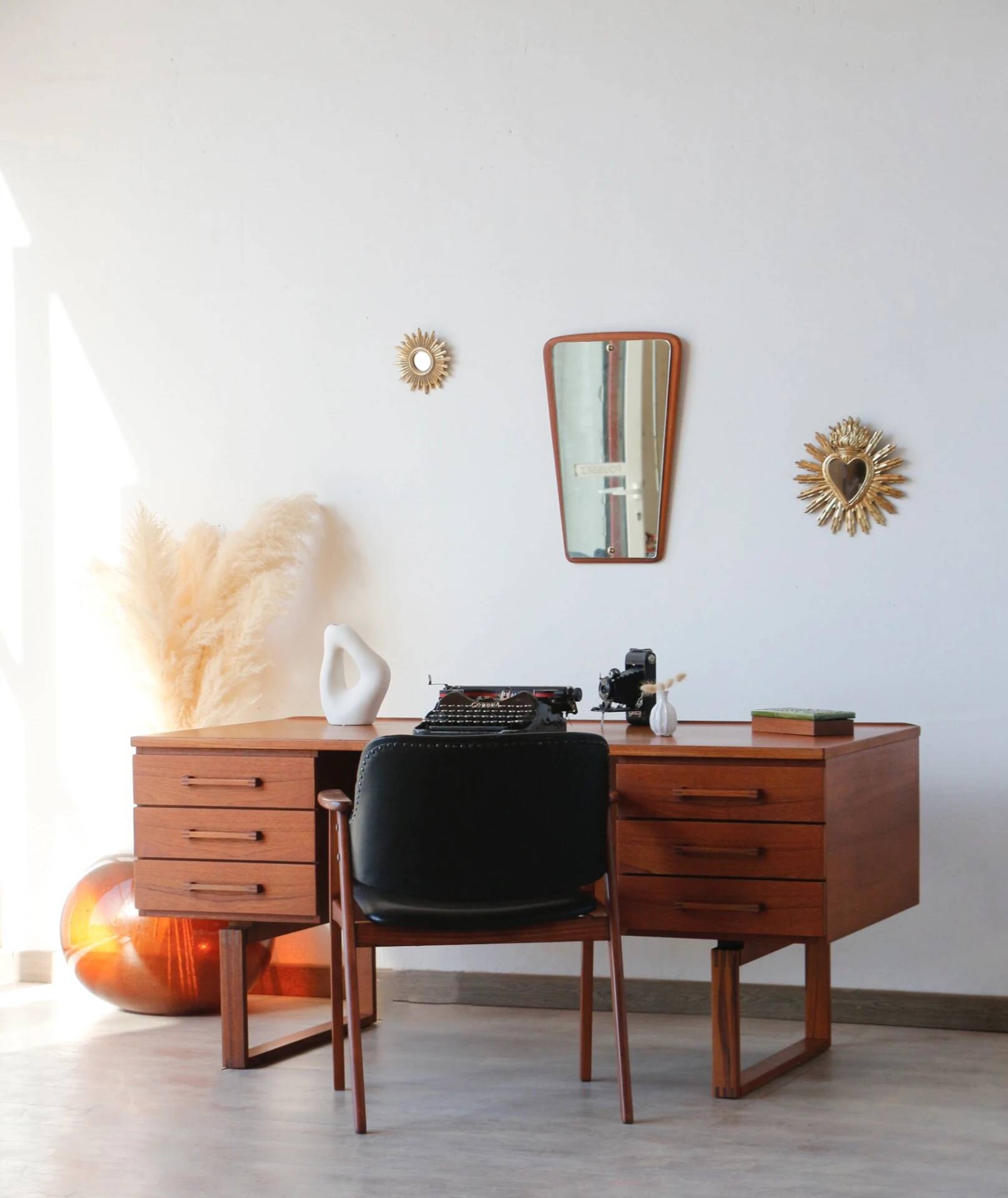 Bureau freestanding teck scandinave années 60 | Dyrlund