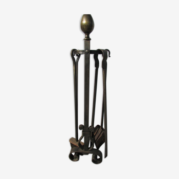 Wrought iron chimney servant, and bronze, ancient